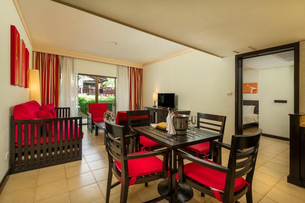 هتل ریزورت سنتارا کاتا بیچ